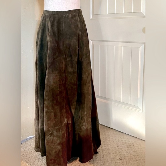 long (maxi) suede skirt from Germany. Size 42 (8/10) - Picture 2 of 5